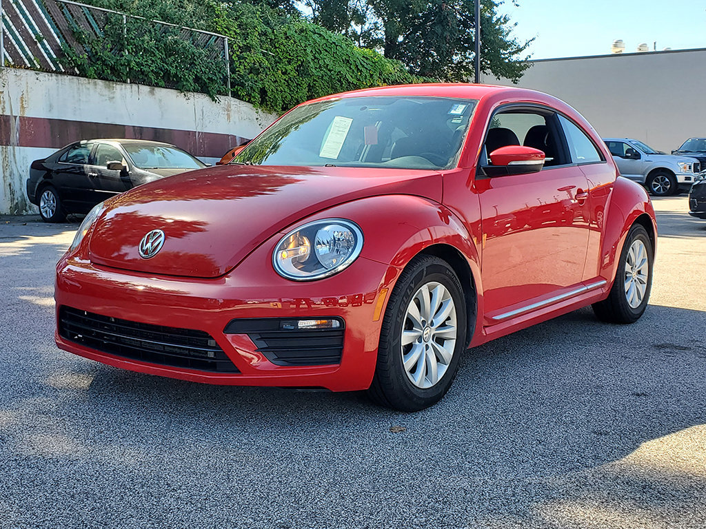 Used 2019 Volkswagen Beetle 2.0T S FWD image 1