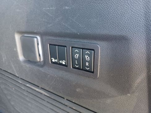 Used 2023 Chevrolet Suburban High Country w/ Premium Package 2 image 25