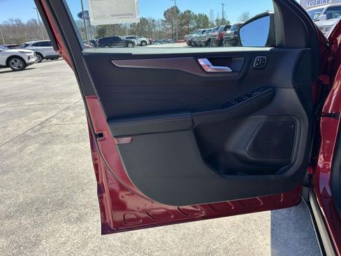 New 2025 Ford Escape Active w/ Active Premium Tech Pack image 10