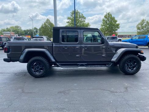 Used 2023 Jeep Gladiator Sport AWD/4WD image 2
