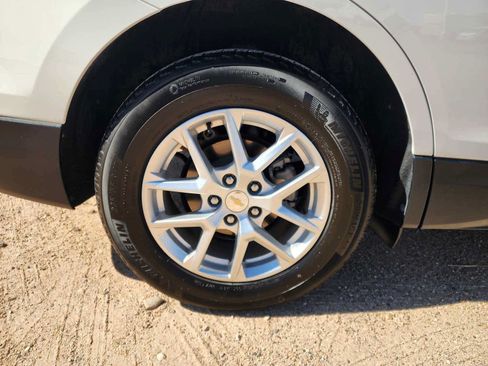 Used 2022 Chevrolet Equinox LT FWD image 11