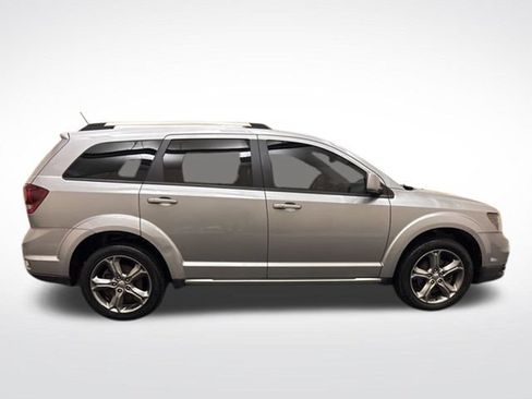 Used 2017 Dodge Journey Crossroad FWD image 4