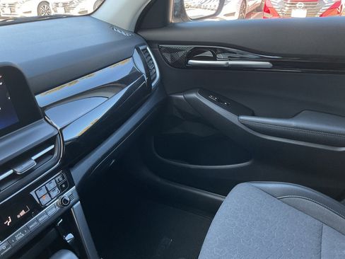 Used 2025 Kia Seltos S image 36