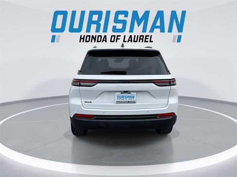 Used 2024 Jeep Grand Cherokee Altitude image 7