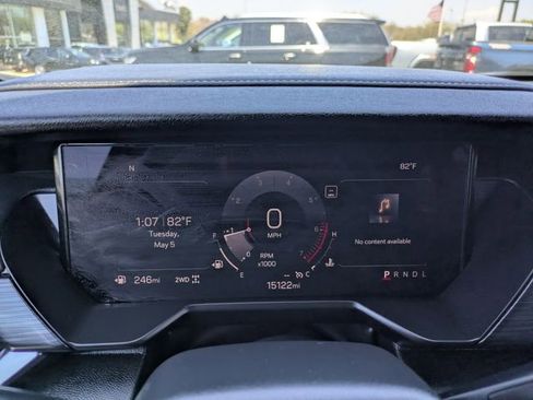 Certified 2025 GMC Acadia Elevation AWD/4WD image 17