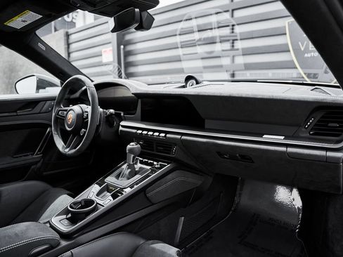 Used 2026 Porsche 911 GT3 w/ Weissach Package RWD image 44