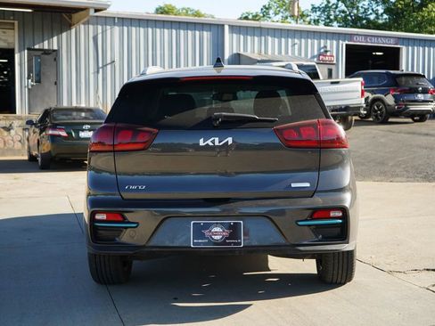 Used 2022 Kia Niro EX w/ Cold Weather Package FWD image 20