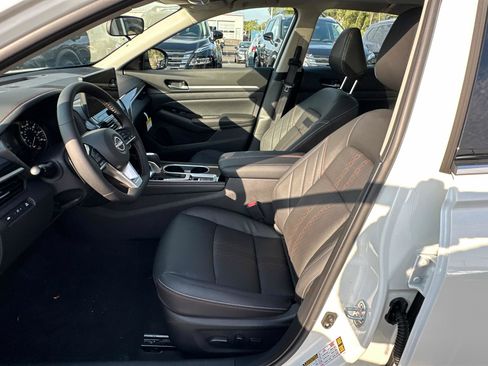 New 2025 Nissan Altima 2.5 SR w/ SR Premium Package image 22