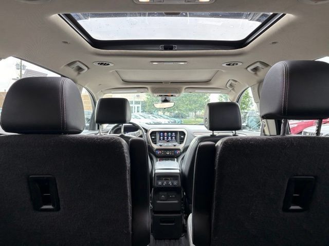 Used 2020 GMC Acadia Denali w/ Denali Ultimate Package AWD/4WD image 8
