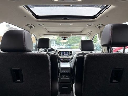 Used 2020 GMC Acadia Denali w/ Denali Ultimate Package AWD/4WD image 8