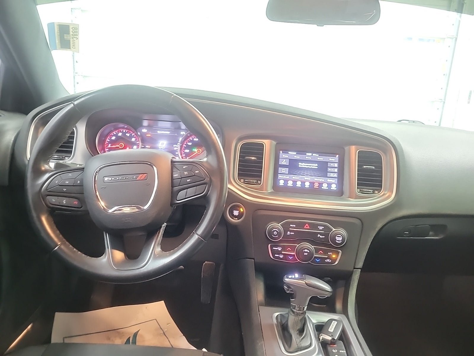 Used 2020 Dodge Charger SXT RWD image 10