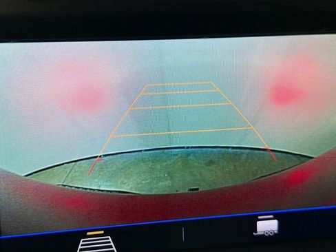 Used 2021 Chevrolet Silverado 1500 Custom image 15