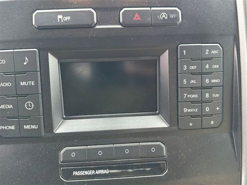 Used 2015 Ford F150 XLT image 25