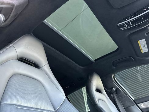 Used 2022 Porsche Panamera Turbo S image 19