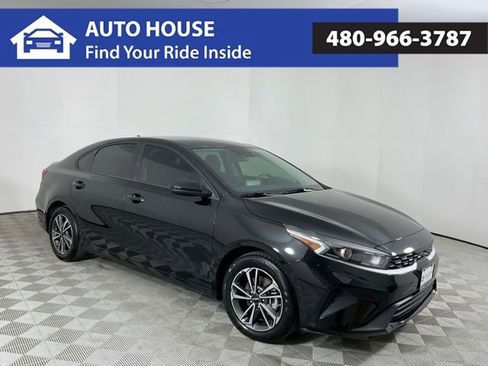 Used 2024 Kia Forte LXS image 3