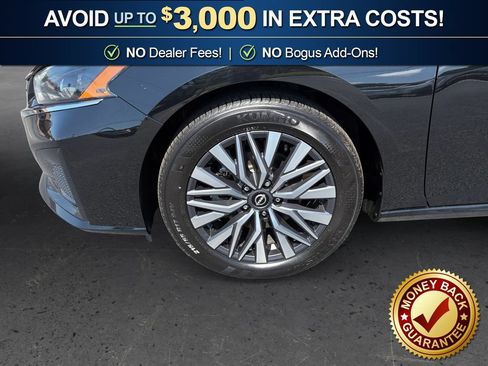 Used 2025 Nissan Altima 2.5 SV FWD image 13