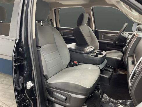 Used 2022 RAM 1500 Classic SLT image 25