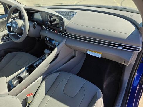 New 2026 Hyundai Elantra SEL Sport image 9