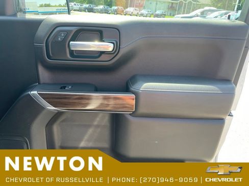 Used 2021 Chevrolet Silverado 1500 LT AWD/4WD image 24