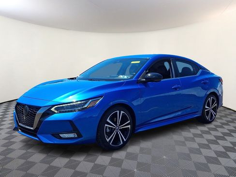 Used 2022 Nissan Sentra SR w/ SR Premium Package FWD image 3