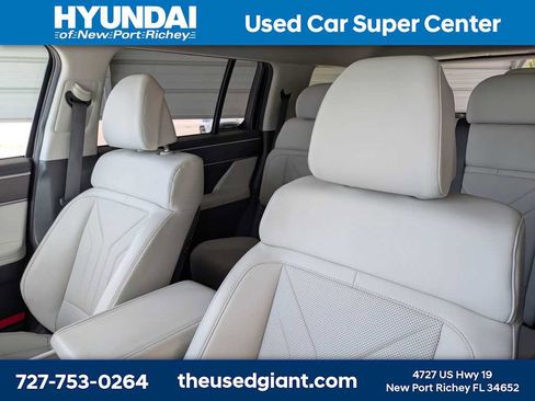Used 2025 Hyundai Santa Fe SEL image 7
