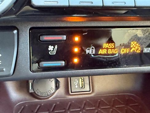 New 2025 Toyota RAV4 Limited image 17