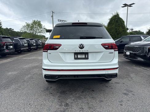 Used 2022 Volkswagen Tiguan SE R-Line AWD/4WD image 4