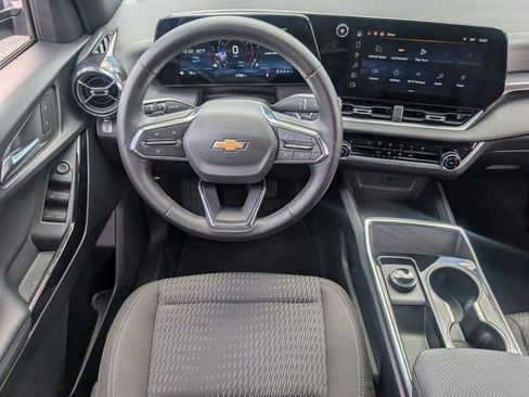 Used 2026 Chevrolet Equinox LT FWD image 12
