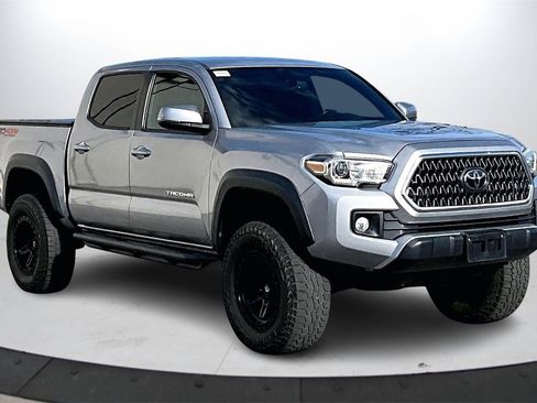 Used 2019 Toyota Tacoma TRD Off-Road w/ Technology Package image 2