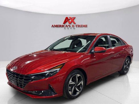 Used 2022 Hyundai Elantra Limited image 2