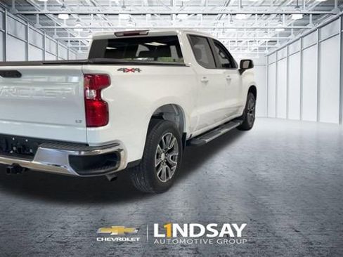 Used 2023 Chevrolet Silverado 1500 LT AWD/4WD image 9