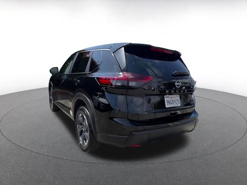 Used 2025 Nissan Rogue SV FWD image 11