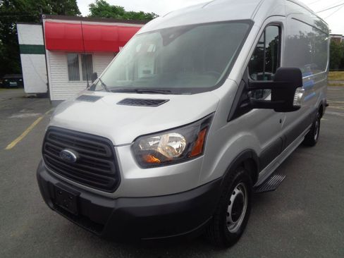 Used 2018 Ford Transit 250 148 Medium Roof RWD image 18