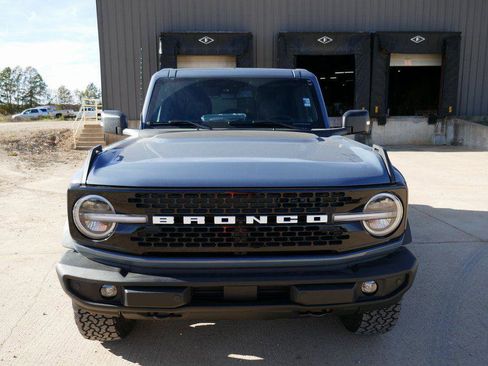 New 2025 Ford Bronco Outer Banks image 9