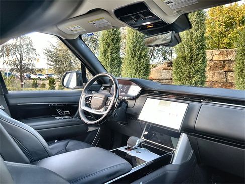 Used 2024 Land Rover Range Rover Autobiography image 14