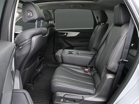 Certified 2026 Acura MDX SH-AWD image 9