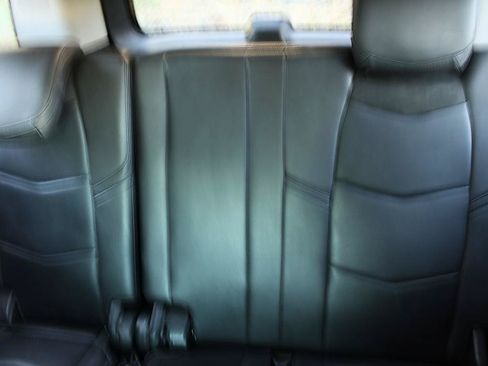 Used 2017 Cadillac Escalade ESV Premium Luxury RWD image 16