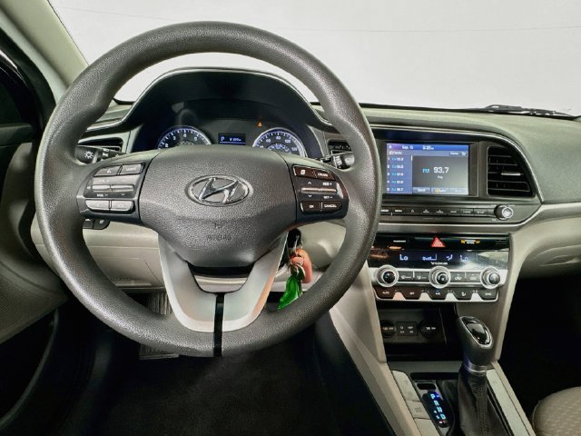 Used 2020 Hyundai Elantra SEL FWD image 10