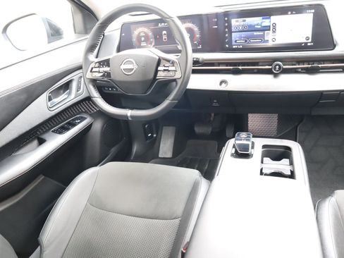 Used 2024 Nissan Ariya AWD image 33