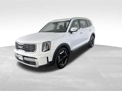 Certified 2025 Kia Telluride S FWD image 5