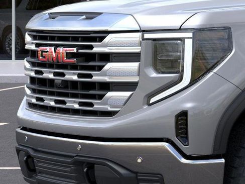 New 2026 GMC Sierra 1500 SLE image 37
