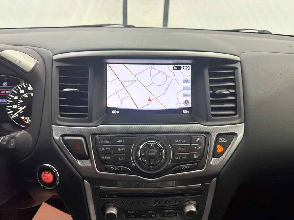 Used 2020 Nissan Pathfinder SL FWD image 29