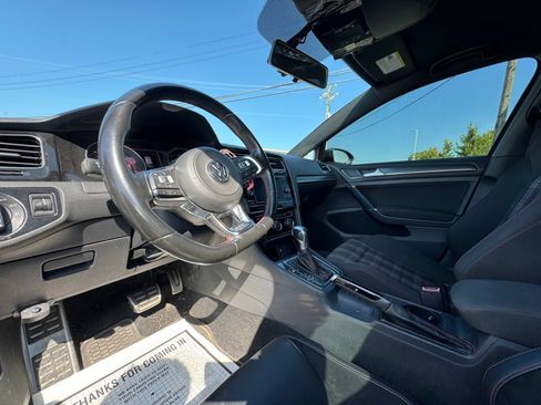 Used 2018 Volkswagen Golf 4-Door FWD image 15