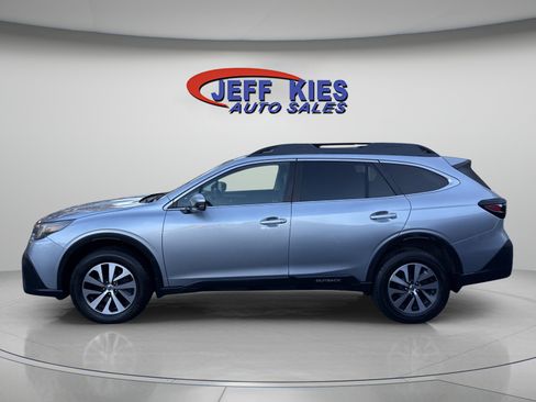 Used 2020 Subaru Outback Premium image 4