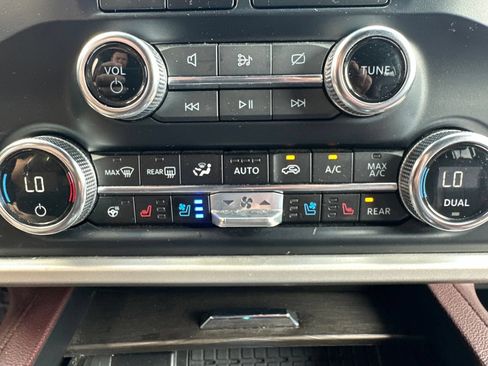 Used 2024 Ford Expedition Limited RWD image 31