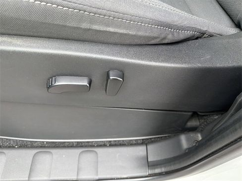 Used 2022 Nissan Frontier SV w/ Technology Package image 13