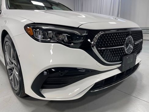 Used 2026 Mercedes-Benz E 350 4MATIC Sedan image 11