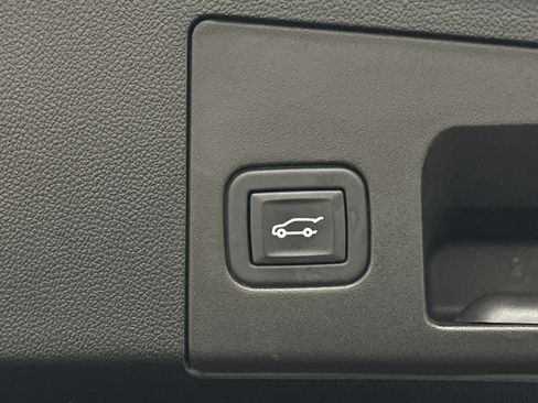 Used 2024 Cadillac XT4 Sport image 16