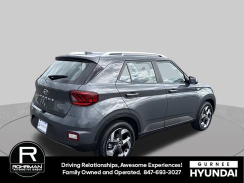 Used 2026 Hyundai Venue SEL FWD image 10