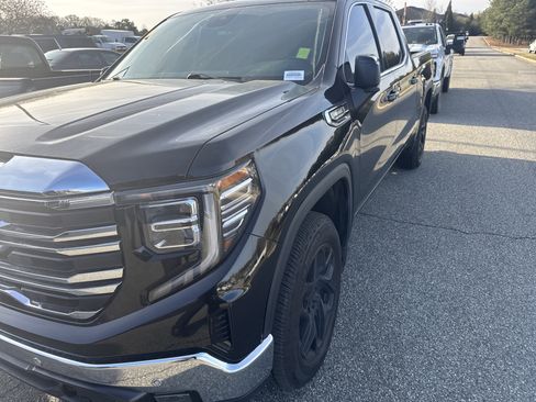 Used 2022 GMC Sierra 1500 SLT w/ SLT Premium Plus Package image 5